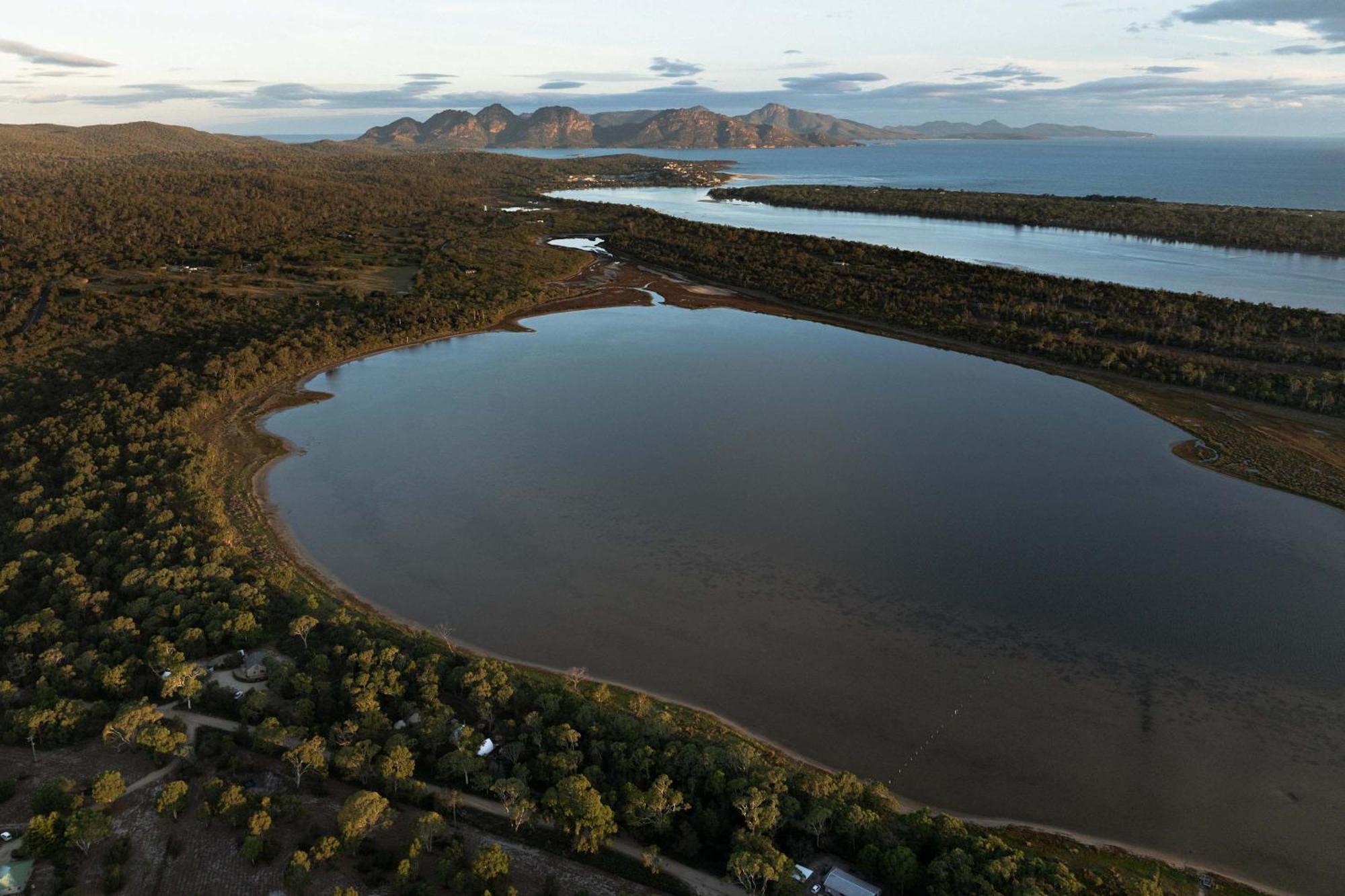 Numie - Freycinet Peninsula - Glamping - Heated - Waterfront Luxury tent *