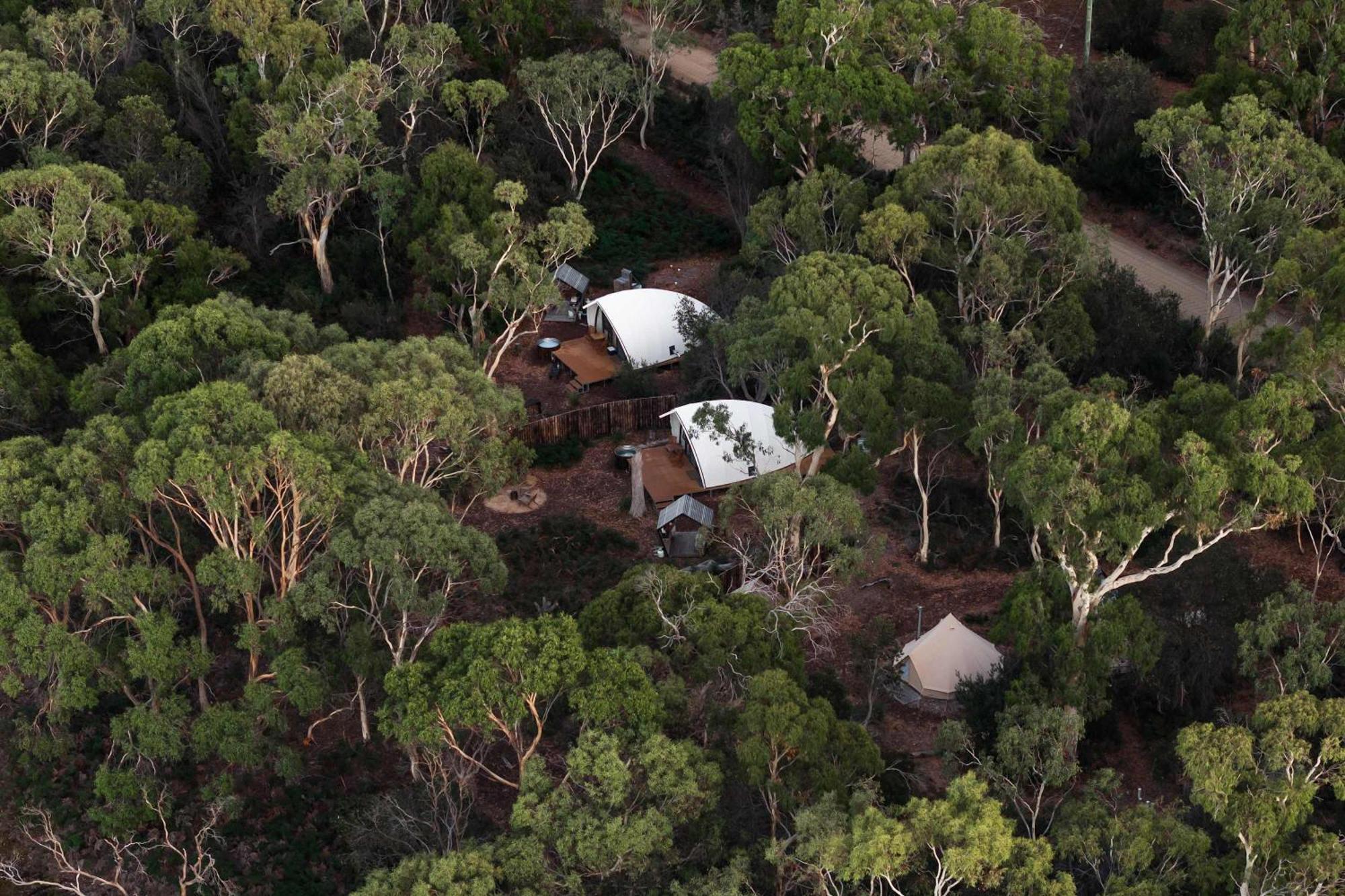 Numie - Freycinet Peninsula - Glamping - Heated - Waterfront Luxury tent Coles Bay