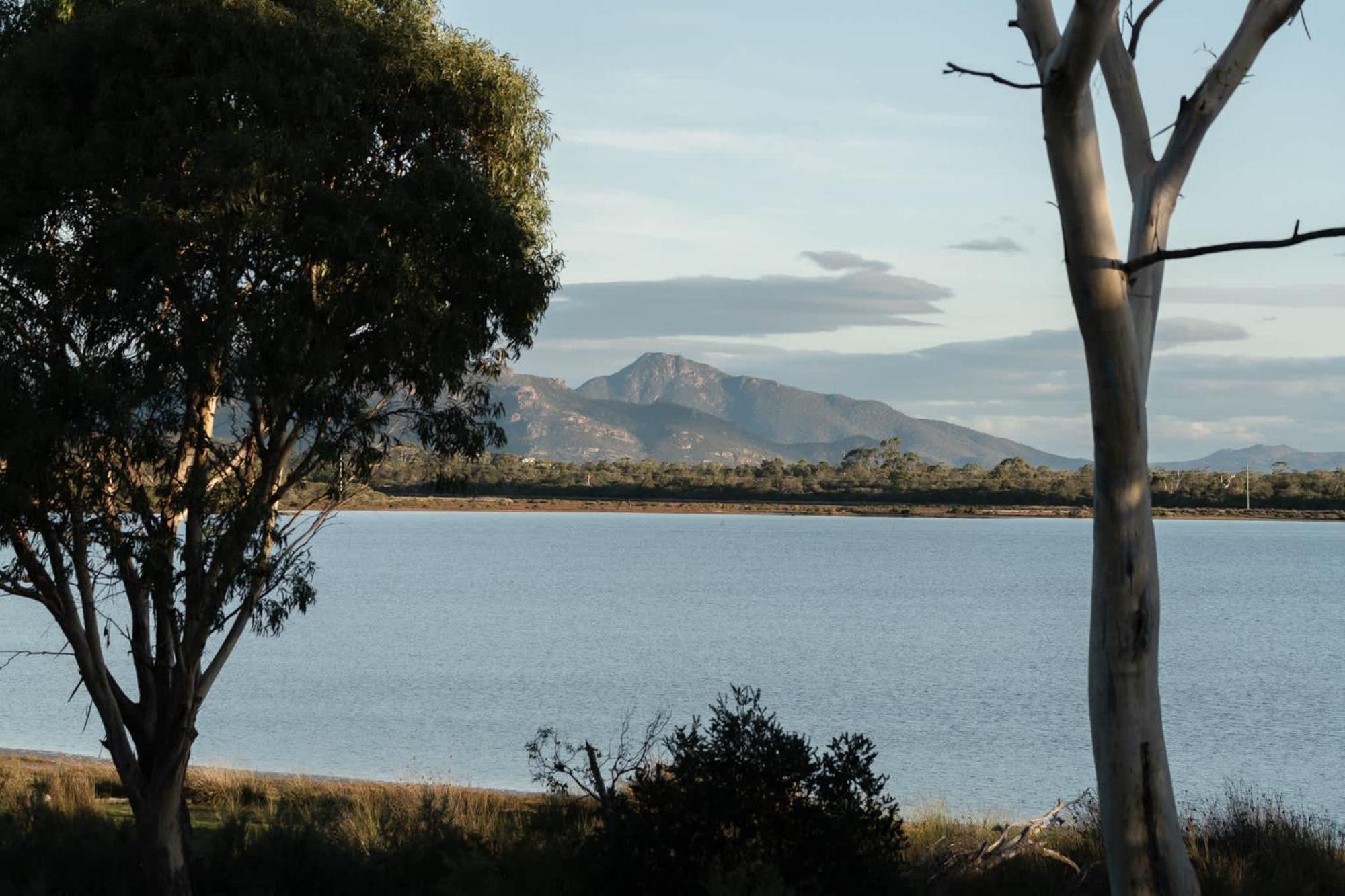 Luxury tent Numie - Freycinet Peninsula - Glamping - Heated - Waterfront Coles Bay